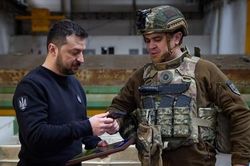 Tổng thống Ukraine thăm thị trấn tiền tuyến Avdiivka