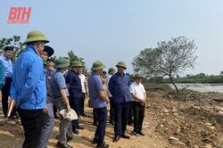 Khẩn trương tìm nguyên nhân và giải pháp khắc phục sự cố sạt lở đê tả sông Càn