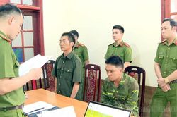 Bắt tạm giam 2 đối tượng về hành vi hủy hoại rừng