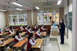 Hà Nội yêu cầu đeo khẩu trang nơi đông người, tăng cường phòng chống Covid-19 trong trường học