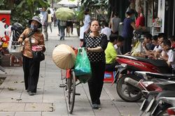 Hà Nội loay hoay chuyện vỉa hè