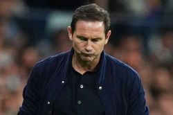 4 sai lầm chí tử của Lampard khiến Chelsea thua bạc nhược
