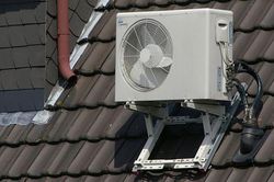 Ban đêm bật điều hòa 28, 29 độ tiết kiệm điện: Nhân viên kỹ thuật lắc đầu 'đây mới là cách đúng'