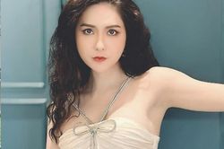 Đoàn Di Băng mua xe 6 tỷ để làm xe hoa cho vú em