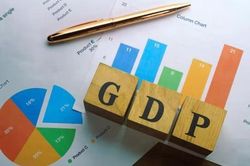 VnDirect hạ dự báo tăng trưởng GDP cả năm xuống còn 5,5%