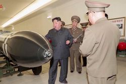 Ông Kim Jong-un ra lệnh phóng vệ tinh do thám quân sự