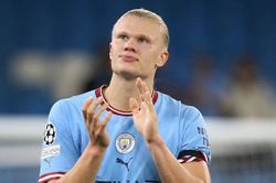 Man City tìm mọi cách giữ chân Haaland