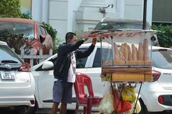 Người lao động Đà Nẵng mưu sinh giữa trời nóng 'đổ lửa'