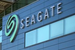 Nhà sản xuất ổ cứng lớn nhất thế giới Seagate bị phạt 300 triệu USD do bán hàng cho Huawei