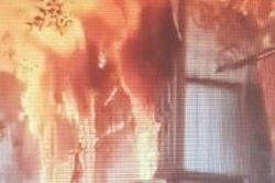 Sáng mùng một Âm lịch, 'bà hỏa' đã ghé thăm phố Hàng Mã, Hà Nội