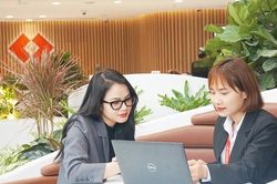 Giảm tốc để bền vững, hay chớp thời cơ để tăng trưởng nóng?