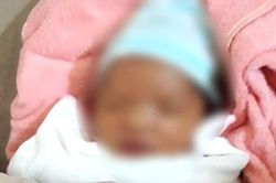Đau lòng với lá thư mẹ đẻ viết rồi để cùng con gái sơ sinh bỏ trước cổng chùa trong đêm