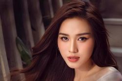 Đỗ Thị Hà khoe ảnh thời chưa đăng quang Hoa hậu: Nhan sắc có thừa, thần thái thì sao?