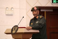 Tướng Sudan lần đầu lên tiếng kể từ khi giao tranh đẫm máu nổ ra