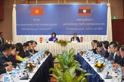 Trao đổi kinh nghiệm về công tác Hội đồng nhân dân giữa Hà Nội và Vientiane