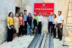 Khởi công xây dựng nhà Đại đoàn kết cho hộ nghèo