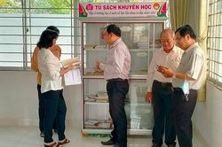 Thăm, tìm hiểu tình hình hoạt động của các 'Tủ sách khuyến học'