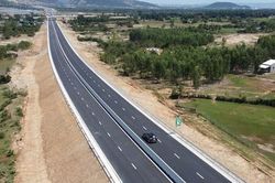Cao tốc Nha Trang - Cam Lâm hoàn thành vào cuối tháng 5-2023, sớm hơn 3 tháng