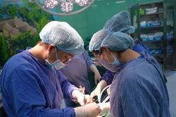 Hà Nội: Chủ quan khi kinh nguyệt không đều, người phụ nữ đi khám mới phát hiện khối u nặng 8kg