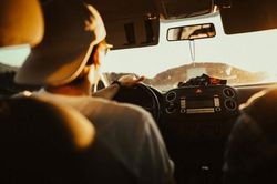 Bí quyết chạy xe ô tô tiết kiệm xăng tối đa trong ngày hè