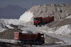 Nhà nước Chile sẽ kiểm soát ngành kinh doanh lithium