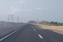 Hai cao tốc qua Bình Thuận, Đồng Nai phải hoàn thành trước 30/4