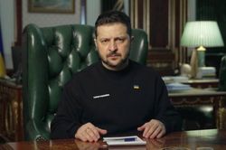 Tổng thống Ukraine ký lệnh cấm liên quan tới Nga