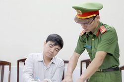 Khởi tố Phó trưởng Phòng Tàu sông, Cục Đăng kiểm Việt Nam