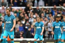 Thua bạc nhược Newcastle 1-6, Tottenham 'vẫy cờ trắng' cuộc đua tốp 4