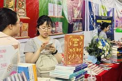 Làm sách nền tảng là sự cống hiến cho văn hóa đọc