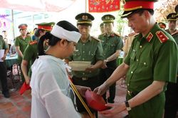 Truy thăng cấp bậc hàm cho thiếu tá CSGT bị xe nghi chở ma túy tông tử vong