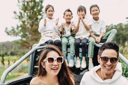 Phản ứng của Lý Hải khi được hỏi chuyện sinh con thứ 5