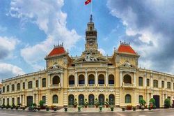 Lần đầu tiên TP.HCM tổ chức tour du lịch tham quan tòa nhà HĐND và UBND dịp 30/4-1/5