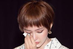Nên 'cấm sóng' nghệ sĩ có hành vi lệch chuẩn như thế nào?