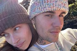 Justin Bieber đau khổ vì vợ phải chịu đựng 'khoảnh khắc buồn bã và khó khăn nhất' cuộc đời
