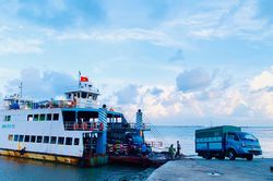 Hạn chế xe con và xe tải ra đảo Cát Bà dịp nghỉ lễ