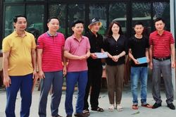 Cứu 4 du khách bị đuối nước khi tắm biển