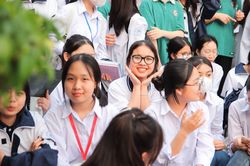Hà Nội xét học bạ để tuyển gần 30 nghìn học sinh vào lớp 10