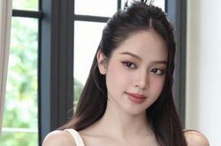 Sao Việt: Hoa hậu Thanh Thủy dịu dàng, gợi cảm; Khả Ngân đăng ảnh cuốn hút