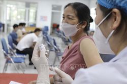 Tăng cường tiêm vaccine phòng COVID-19, ưu tiên bảo vệ nhóm nguy cơ cao