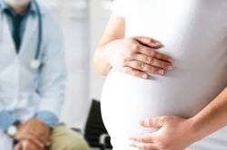 Người giàu Trung Quốc tìm người Mỹ đẻ thuê 'nóng' trở lại