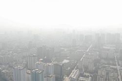 Ô nhiễm không khí 'bủa vây' người dân Thủ đô