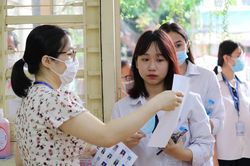 Điểm chuẩn vào lớp 10 Hà Nội 5 năm qua biến động thế nào?