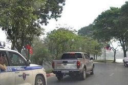 Tước giấy phép lái xe 2 tháng với tài xế không nhường đường xe ưu tiên