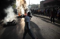 13 người bị thiêu cháy giữa phố ở Haiti