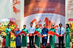Khai mạc trưng bày chuyên đề 'Sắc mộc - Nghệ thuật điêu khắc thời Nguyễn'