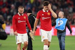 Tin bóng đá MU 25/4: Luke Shaw thích đá trung vệ dưới thời Ten Hag, Maguire hết cửa ở lại
