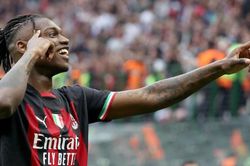 Leao càng tỏa sáng, Milan càng lo lắng vì 'mùa Leao'