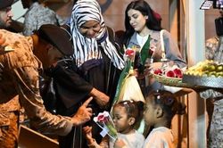 Các lực lượng Saudi Arabia nỗ lực hỗ trợ người dân sơ tán khỏi Sudan