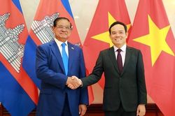 Việt Nam - Campuchia: Đầu tư giao thông kết nối cửa khẩu với các trung tâm kinh tế lớn